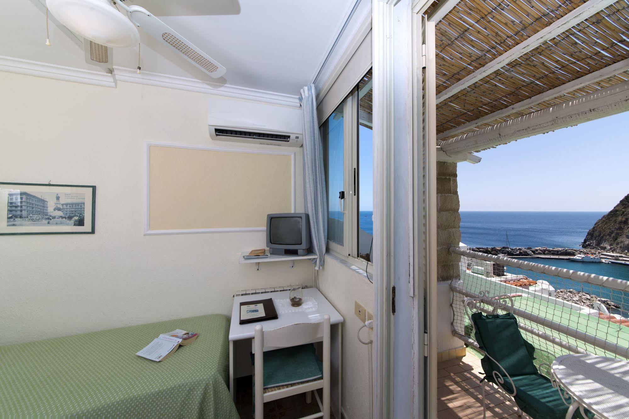 Hotel La Palma Sant'Angelo  エクステリア 写真