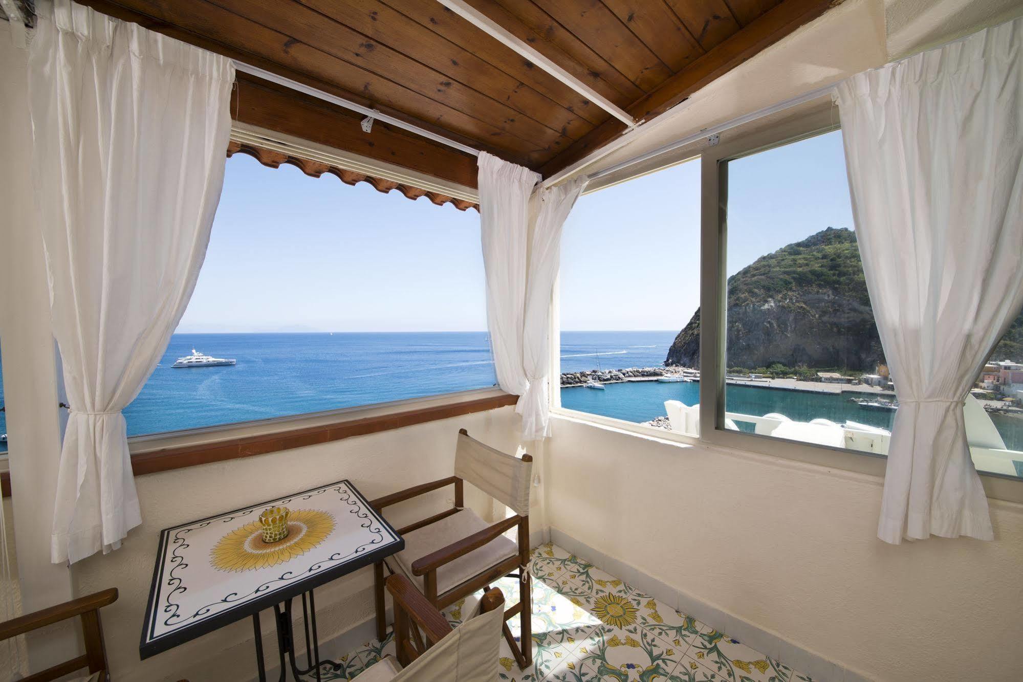 Hotel La Palma Sant'Angelo  エクステリア 写真